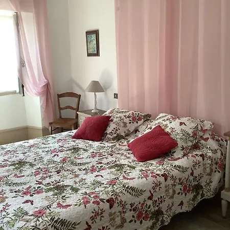 Chateau De Bed & Breakfast *