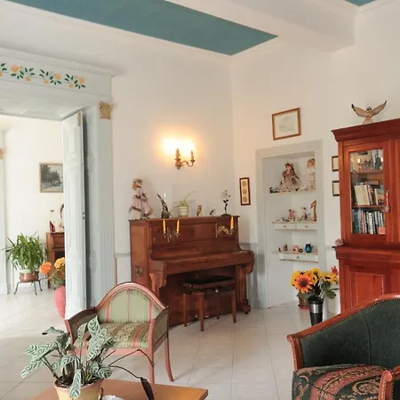Chateau De Bed & Breakfast Benac (Ariege)