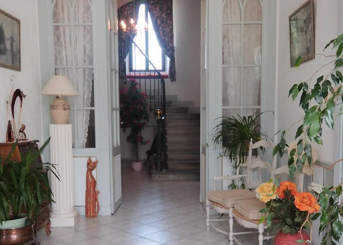 Chateau De Frühstückspension Bénac